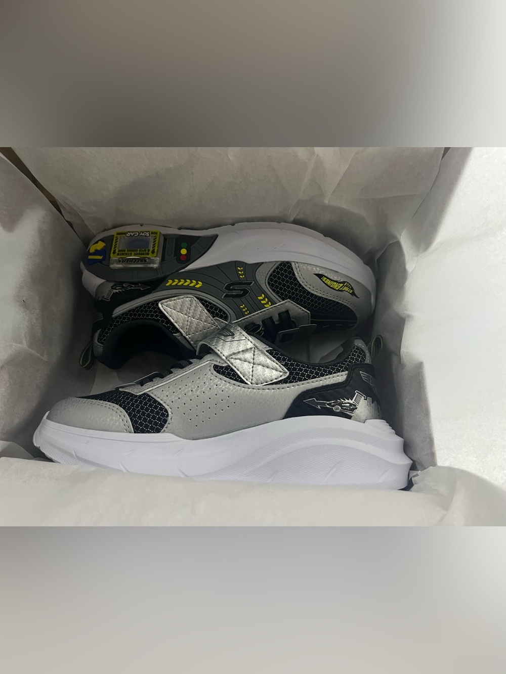 Skechers Kids Garage Running Shoes Size 2 New in Box Toy Cars Sneakers